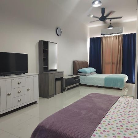 Studio Suite Homestay Klia Sepang Exterior photo