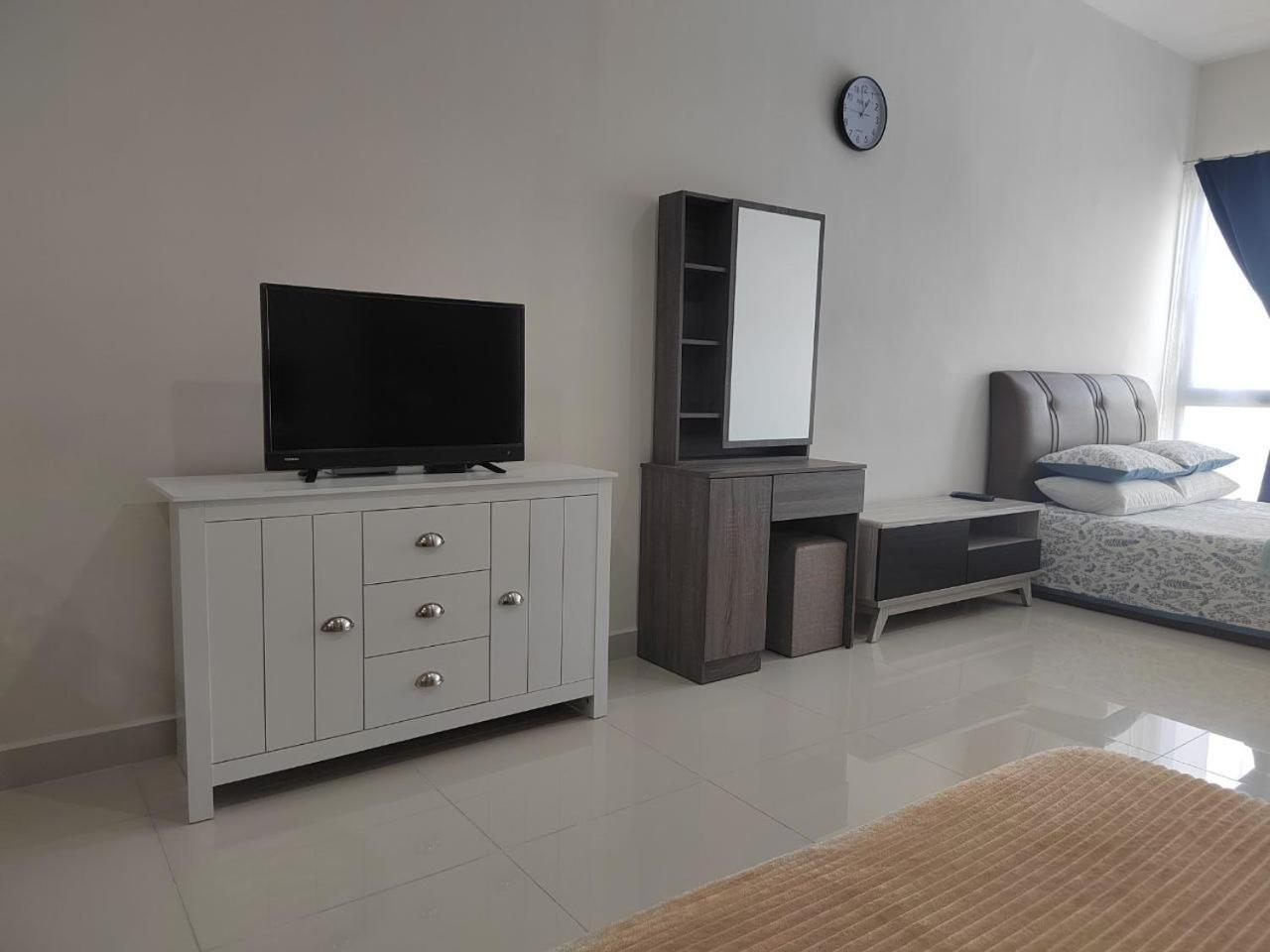 Studio Suite Homestay Klia Sepang Exterior photo